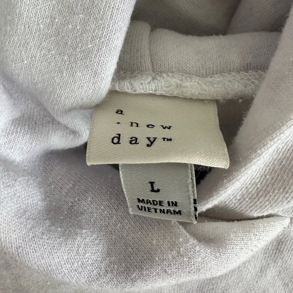 Light Purple Tie-Dye Hoodie - Picture 3 of 3